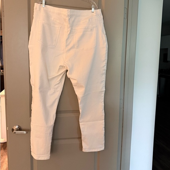 Diane Gilman  Boot Cut Jeans - White 20W Tall - Picture 5 of 7